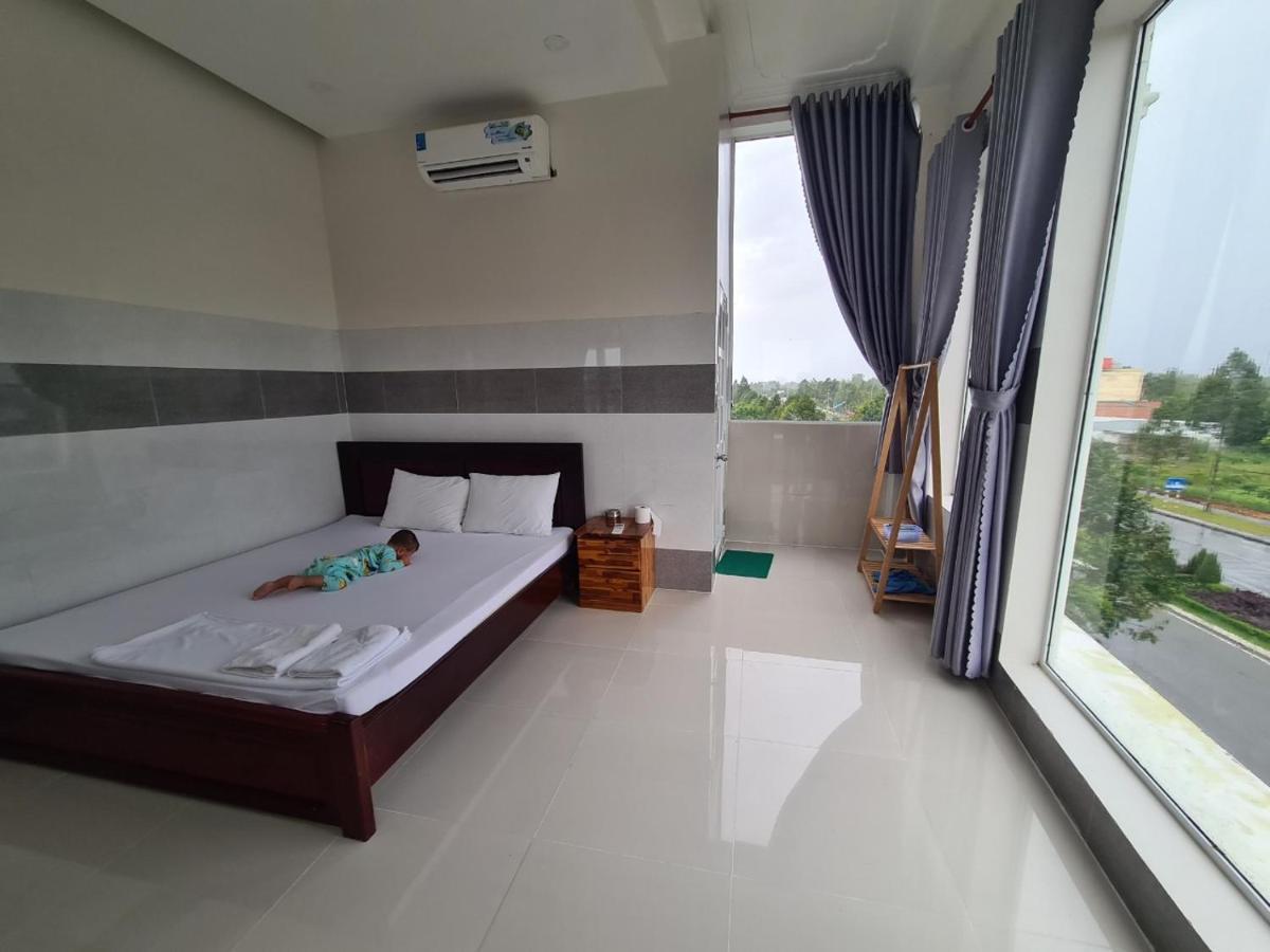Khach San Hoang Mai Hotel Кан То Екстериор снимка